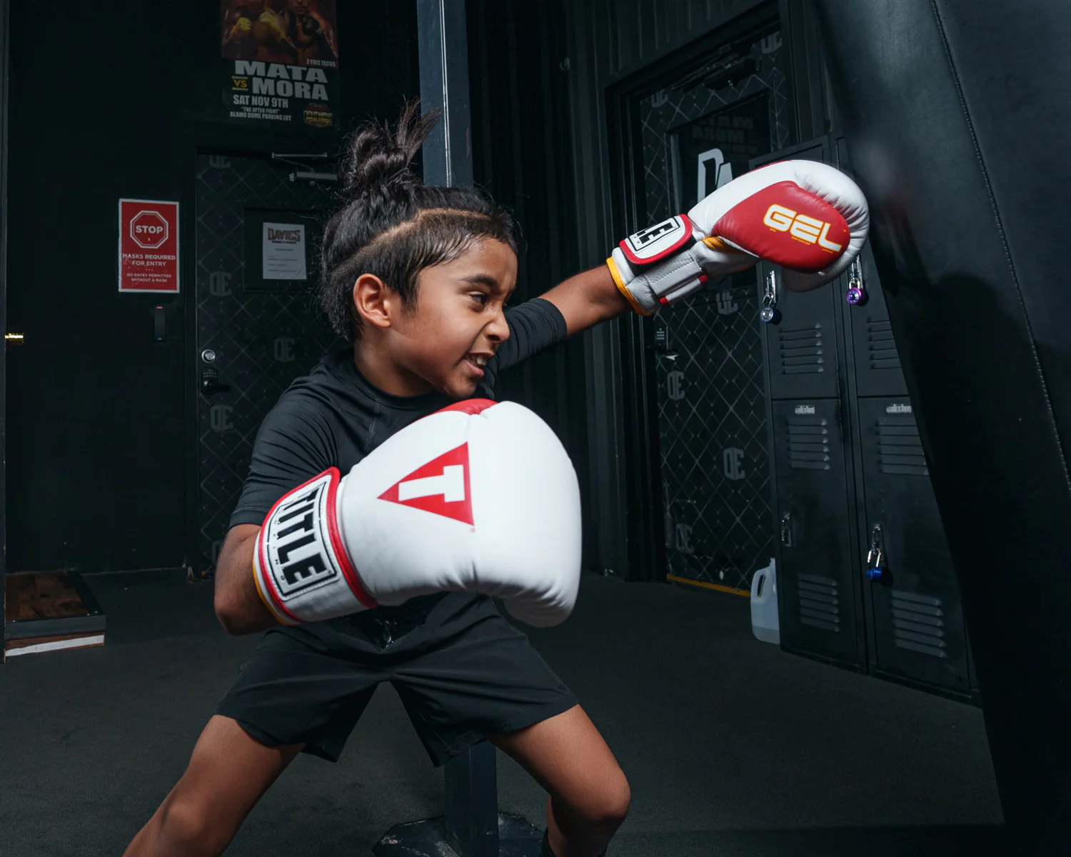 TITLE Boxing Gel World V2T Bag Boxing Gloves - Image 74